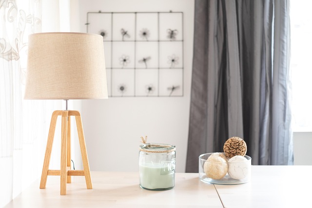 Équipe Yoorkiz sous location professionnelle Bureau avec lampe